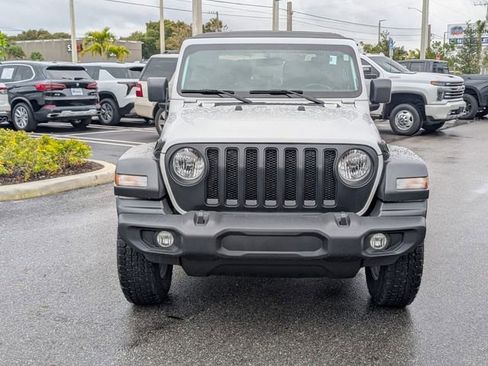 Used 2022 Jeep Wrangler Sport S image 2