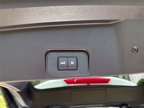 New 2026 Nissan Rogue SV FWD image 33