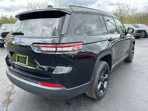 Used 2022 Jeep Grand Cherokee L Laredo AWD/4WD image 3