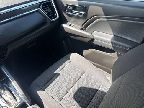 Used 2025 GMC Canyon Elevation RWD image 15