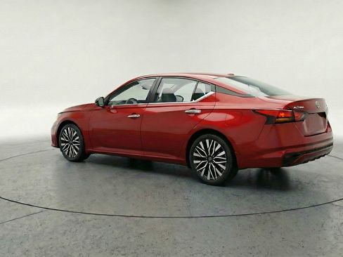 Used 2025 Nissan Altima 2.5 SV image 6