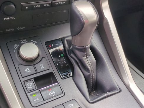 Used 2015 Lexus NX 300h AWD image 17