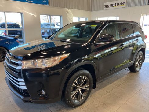 Used 2018 Toyota Highlander AWD V6 image 1