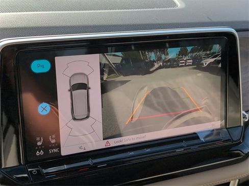 New 2026 Volkswagen Atlas SE w/ Panoramic Sunroof Package image 13