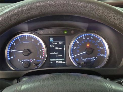 Used 2019 Toyota Highlander LE FWD image 9