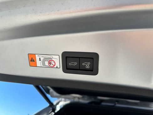 Used 2025 Toyota Corolla Cross AWD Hybrid w/ Convenience Package image 18