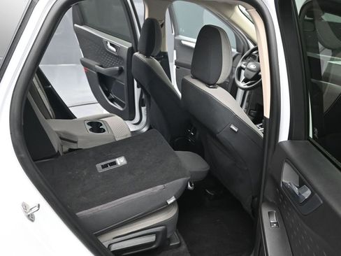 Used 2020 Ford Escape SE image 32