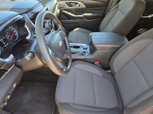 Used 2021 Chevrolet Traverse LS FWD image 8