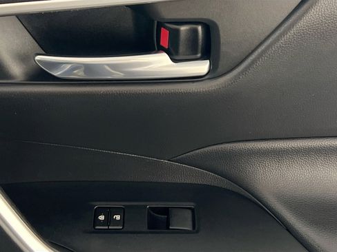 Used 2021 Toyota RAV4 XLE w/ Convenience Package image 32