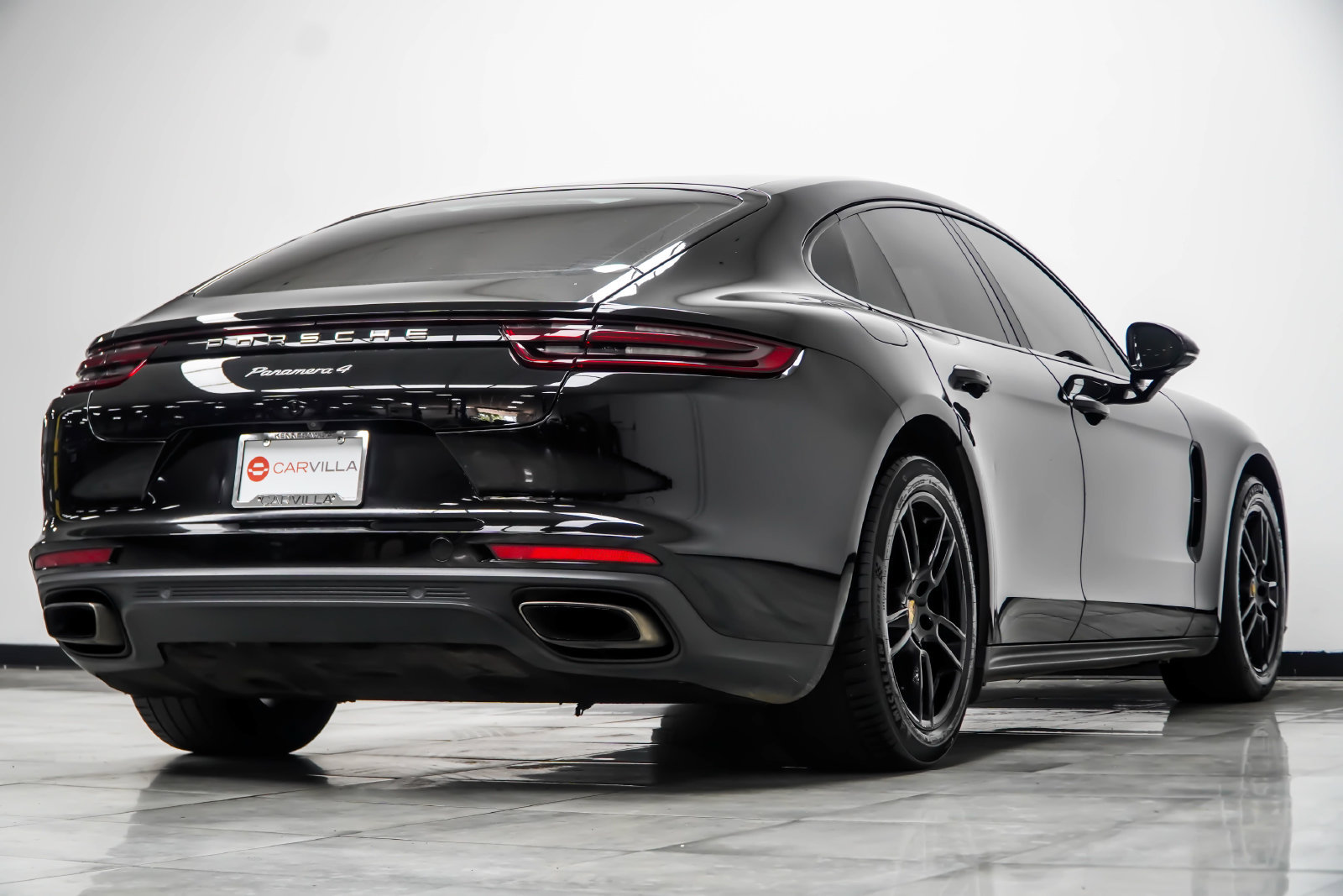 Used 2017 Porsche Panamera 4 AWD/4WD image 15