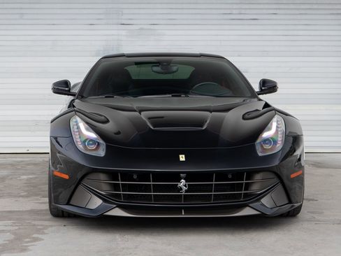 Used 2014 Ferrari F12 Berlinetta image 2