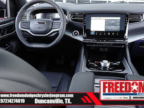 New 2025 Jeep Wagoneer L Series II w/ Premium Group I image 18