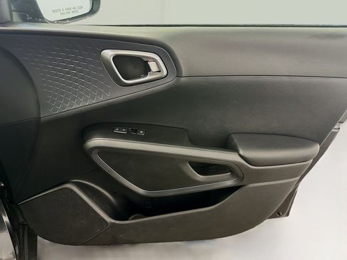 Used 2021 Kia Soul S FWD image 32