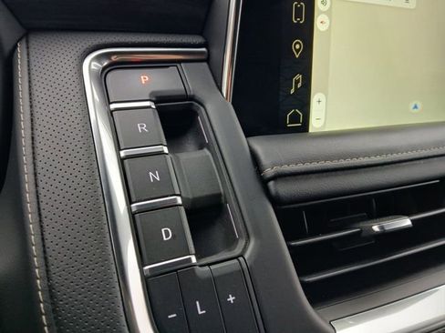 Certified 2022 GMC Yukon SLT w/ SLT Luxury Package image 26