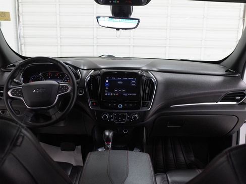 Used 2023 Chevrolet Traverse RS FWD image 35