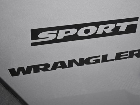 Used 2014 Jeep Wrangler Sport w/ Connectivity Group AWD/4WD image 21