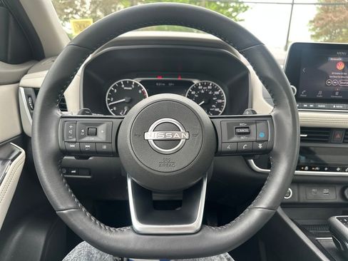Used 2023 Nissan Rogue SV w/ SV Premium B Package AWD/4WD image 13