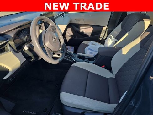 Used 2023 Toyota Corolla LE image 3