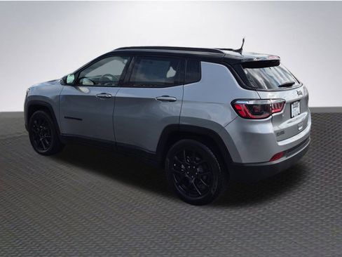 Used 2022 Jeep Compass Altitude image 5