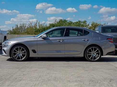 Used 2023 Genesis G70 2.0T image 5