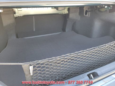 Certified 2018 Toyota Camry SE image 12