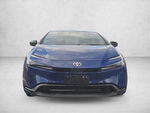 Used 2024 Toyota Prius LE FWD image 2