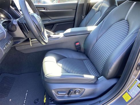 Used 2023 Toyota Camry SE image 14