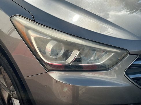 Used 2017 Hyundai Santa Fe Sport image 31