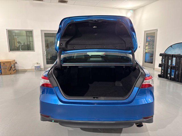 Used 2019 Toyota Camry XLE FWD image 10