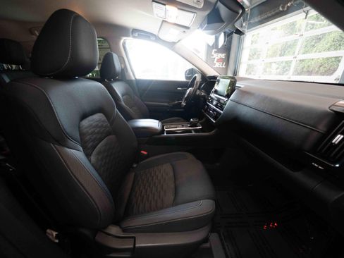 Used 2022 Nissan Pathfinder SV FWD image 27