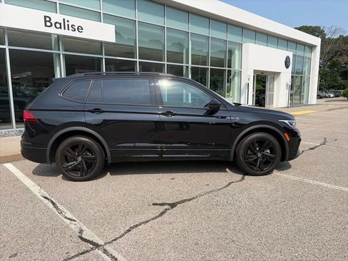 Used 2023 Volkswagen Tiguan SE R-Line AWD/4WD image 2