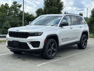 Used 2023 Jeep Grand Cherokee Altitude AWD/4WD video 1
