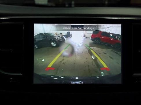 Used 2025 Chrysler Pacifica Select FWD image 38