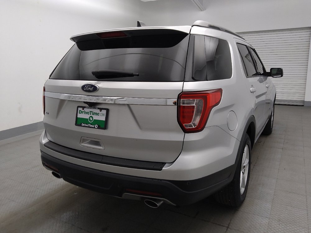 Used 2018 Ford Explorer XLT FWD image 7