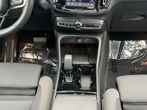 Certified 2023 Volvo XC40 Recharge Ultimate w/ Protection Package Premier AWD/4WD image 15