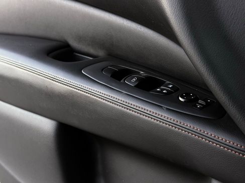 Used 2020 Nissan Pathfinder SL image 37