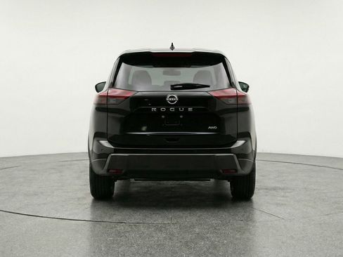 Used 2025 Nissan Rogue SV image 7