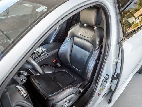 Used 2016 Jaguar XJ image 39