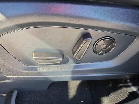 Used 2025 Ford Explorer ST image 16