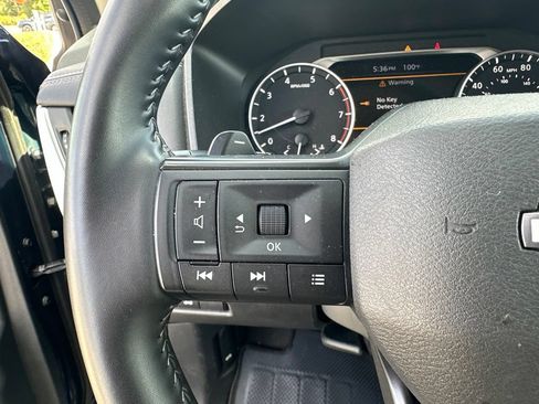 Used 2025 Nissan Rogue SV FWD image 20