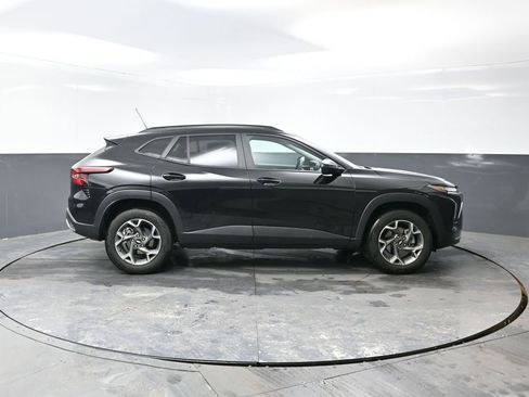 Used 2025 Chevrolet Trax LT image 4