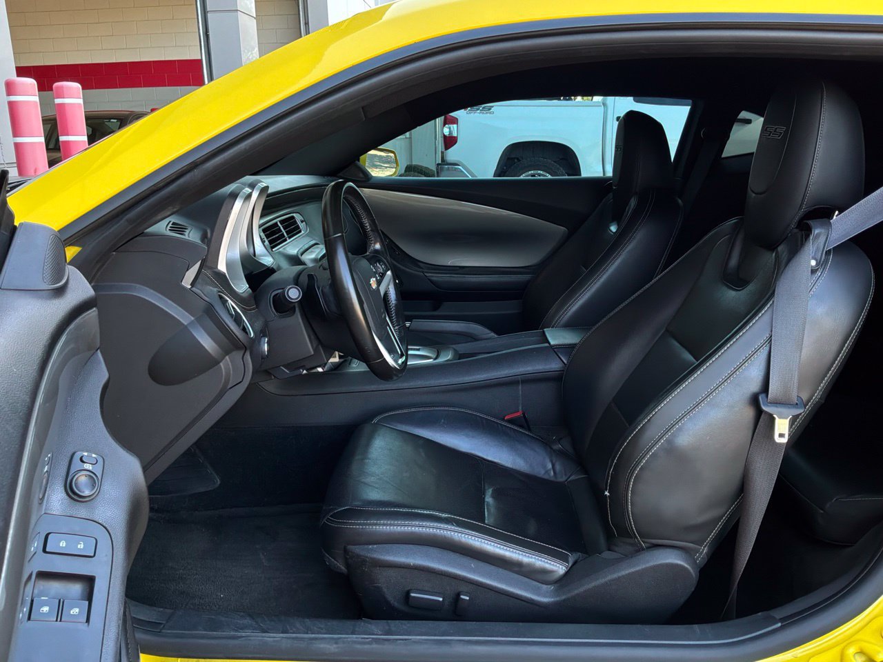 Used 2015 Chevrolet Camaro SS RWD image 11