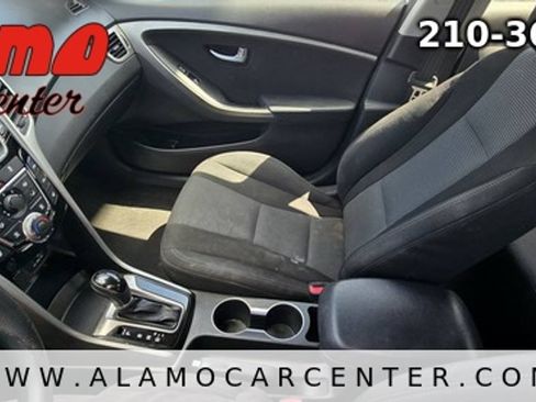 Used 2016 Hyundai Elantra GT FWD image 36