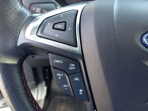 Used 2021 Ford Edge ST-Line w/ Cold Weather Package image 28