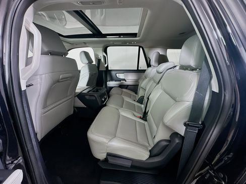 Used 2025 Ford Expedition Max Active AWD/4WD image 30
