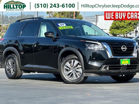 Used 2024 Nissan Pathfinder SV FWD image 1