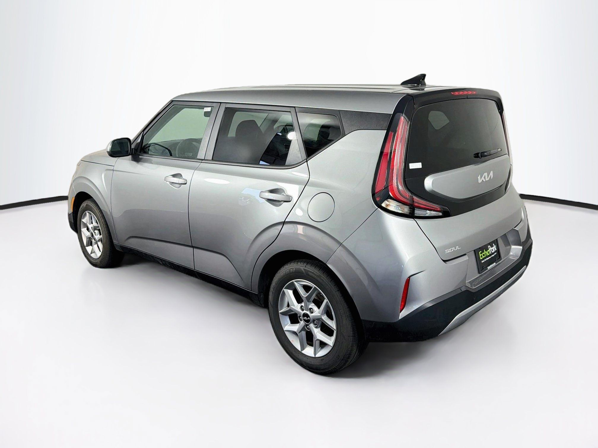 Used 2025 Kia Soul LX w/ LX Technology Package FWD image 5