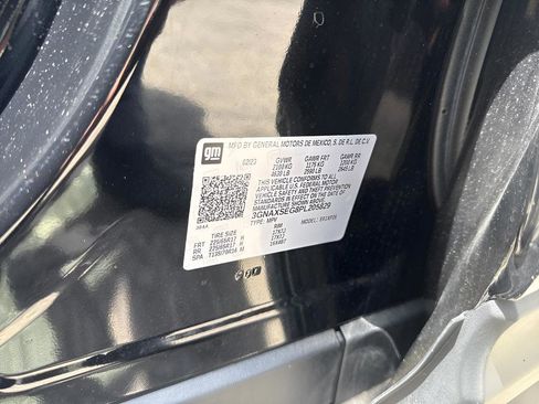 Used 2023 Chevrolet Equinox LS AWD/4WD image 6