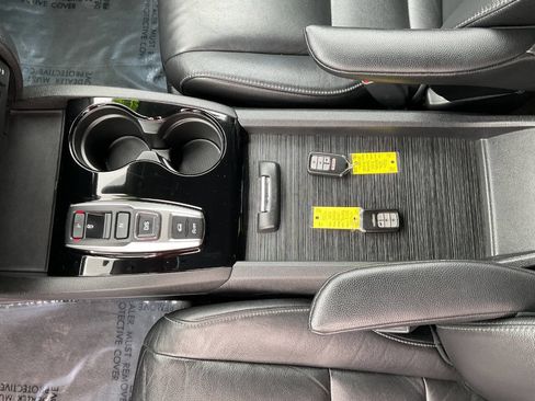 Used 2016 Honda Pilot Touring image 25