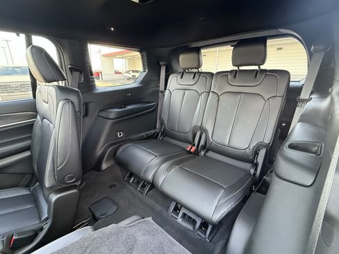 Used 2025 Jeep Grand Cherokee L Limited w/ Luxury Tech Group II image 7